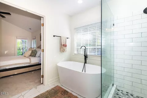 Bath - 323 Stromer Dr, Cary, NC 27513 photo 4 of 6