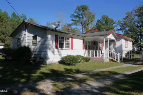 6317 People Rd, Holly Springs, NC 27540