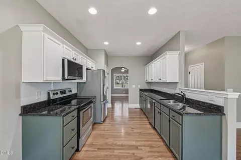 Kitchen - 22 Beryl Cir, Pinehurst, NC 28374 photo 3 of 4