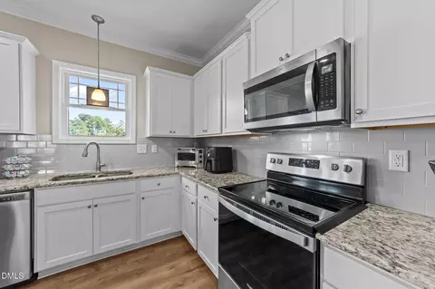 Kitchen - 73 S Rabbit Run Dr, Smithfield, NC 27577 photo 2 of 5