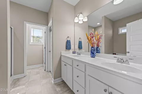 Bath - 73 S Rabbit Run Dr, Smithfield, NC 27577 photo 1 of 4