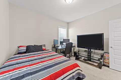 Bedroom - 73 S Rabbit Run Dr, Smithfield, NC 27577 photo 4 of 6