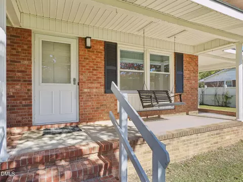 7522 Bridgeman Dr, Fayetteville, NC 28303