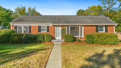 1004 Sherwood Dr, Burlington, NC 27215