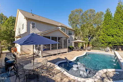 109 Skywater Ln, Holly Springs, NC 27540