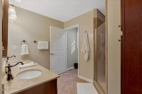 Bath - 25 Mckayla Lane Ln, Bracey, VA 23919 photo 1 of 6