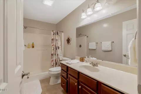 Bath - 25 Mckayla Lane Ln, Bracey, VA 23919 photo 5 of 6