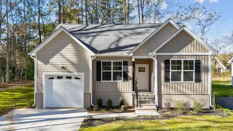 220 E College St, Franklinton, NC 27525