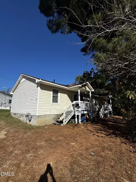 911913 Water, Henderson, NC 27536
