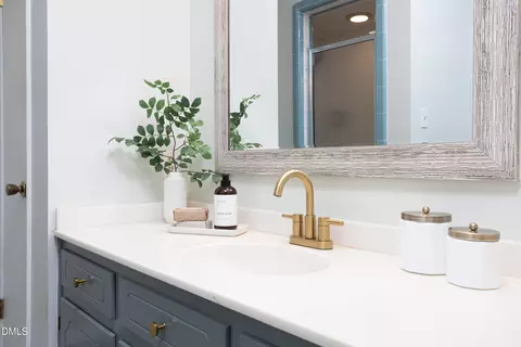 Bath - 4022 W Cornwallis Rd, Durham, NC 27705 photo 4 of 6