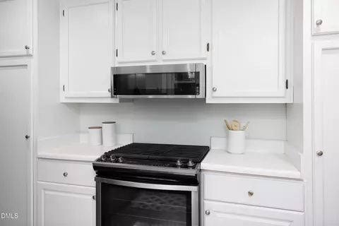 Kitchen - 4022 W Cornwallis Rd, Durham, NC 27705 photo 4 of 6