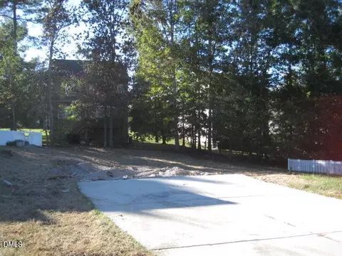 49 Greenfield Ln, Clayton, NC 27527