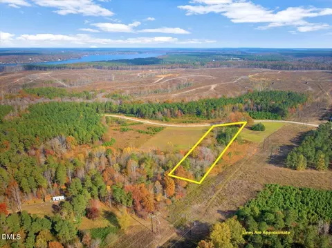 73 Pinnacle Shores Dr, Macon, NC 27551