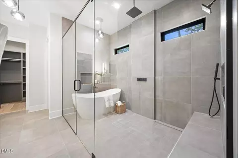 Bath - 5406 Garrett Rd, Durham, NC 27707 photo 4 of 8