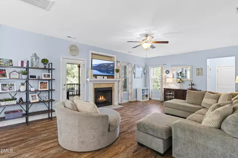 Living - 102 Dandy Flush Ct, Garner, NC 27529 photo 2 of 3