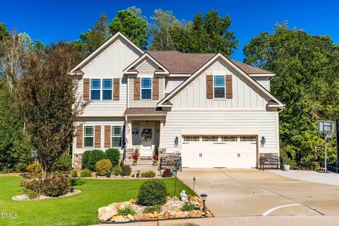 102 Dandy Flush Ct, Garner, NC 27529