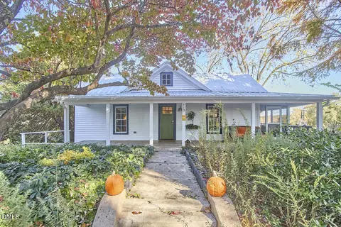 113 Collins Ave, Hillsborough, NC 27278