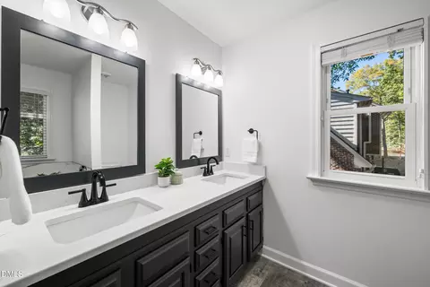 Bath - 1002 Eastham Dr, Apex, NC 27502 photo 4 of 5