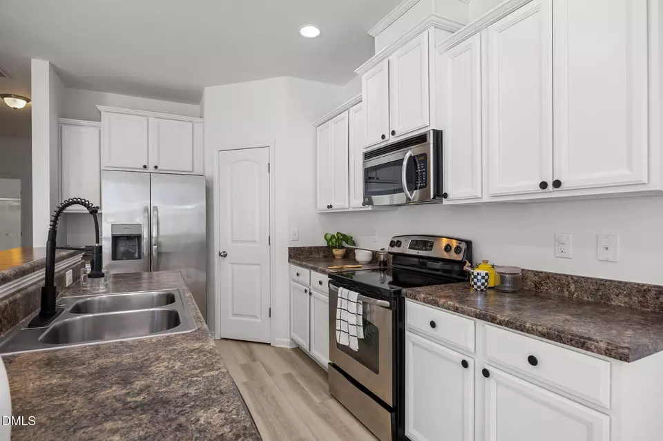 Kitchen - 4426 Hillsgrove Rd, Wake Forest, NC 27587 photo 2 of 5