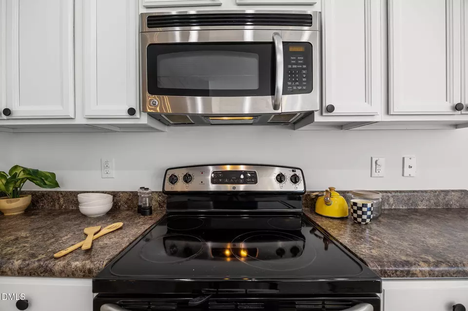 Kitchen - 4426 Hillsgrove Rd, Wake Forest, NC 27587 photo 4 of 5