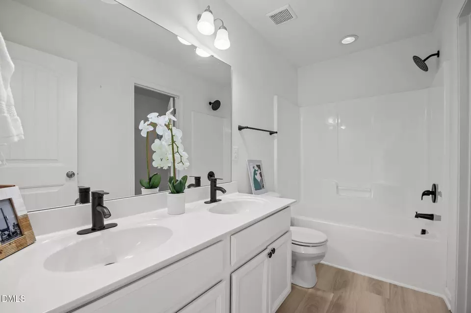 Bath - 4426 Hillsgrove Rd, Wake Forest, NC 27587 photo 3 of 3