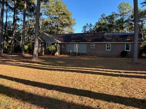 747 Butler Island Rd, Roseboro, NC 28382