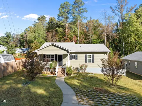 320 School House Rd, Efland, NC 27243
