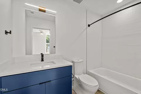 Bath - 1605 Glendale Ave, Durham, NC 27701 photo 2 of 3