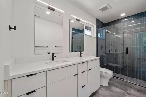 Bath - 1605 Glendale Ave, Durham, NC 27701 photo 3 of 3