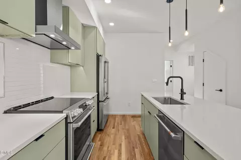 Kitchen - 1605 Glendale Ave, Durham, NC 27701 photo 5 of 6