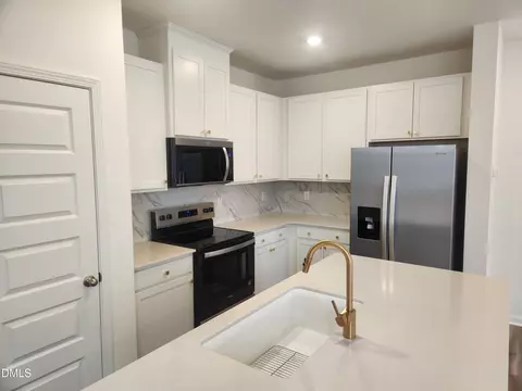 2208 Rabbitbrush St, Durham, NC 27704 photo 2