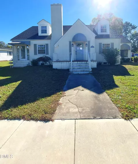 110 N Peedin Ave, Pine Level, NC 27568