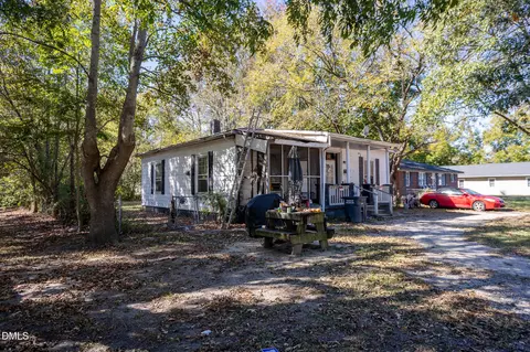 103 W Preston St, Selma, NC 27576