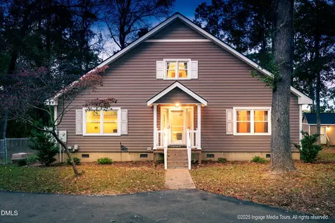 6000 Haywood Dr, Rocky Mount, NC 27803
