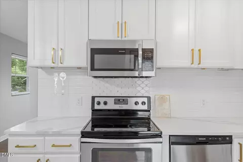 Kitchen - 2752 Weldon Ter, Durham, NC 27703 photo 3 of 4