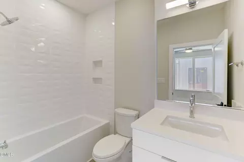 Bath - 769 Willard St, Durham, NC 27701 photo 2 of 3