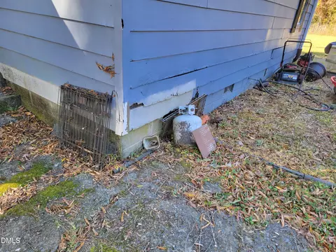 Exterior - 4108 Station Rd, Durham, NC 27705 photo 7 of 12