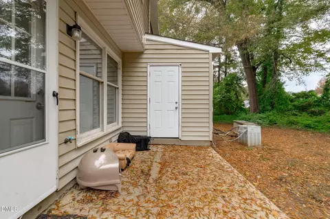 Exterior - 6 Prestwick Pl, Durham, NC 27705 photo 4 of 5