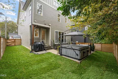 Exterior - 616 E Cabarrus St, Raleigh, NC 27601 photo 7 of 10
