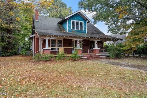208 W Church St, Benson, NC 27504