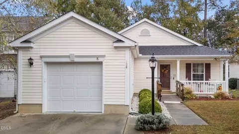 108 Crabwall Ct, Holly Springs, NC 27540