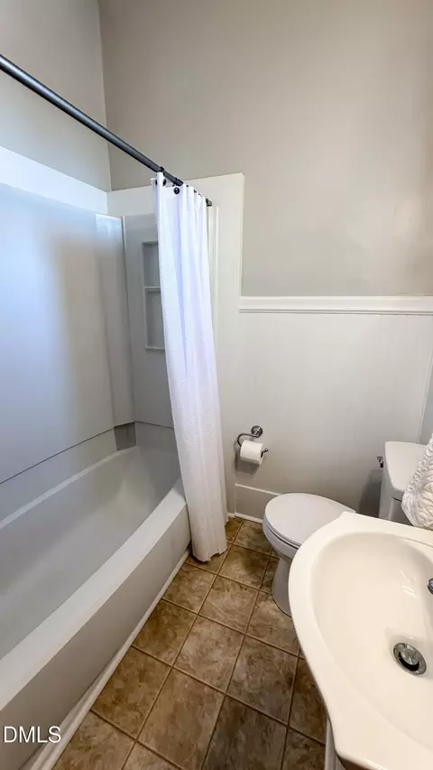 Bath - 216 S 4th St, Smithfield, NC 27577 photo 2 of 3