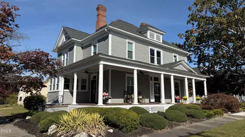 Exterior - 216 S 4th St, Smithfield, NC 27577 photo 1 of 17