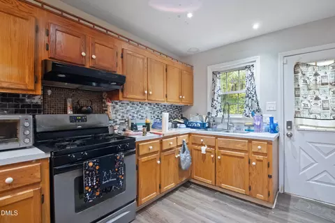 Kitchen - 2930 Thomas Rd, Henderson, NC 27537 photo 2 of 4