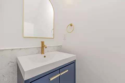 Bath - 7824 Silverthread Ln, Raleigh, NC 27617 photo 1 of 3