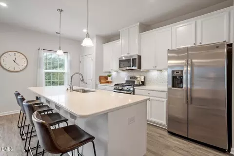 Kitchen - 1111 Platform Dr, Apex, NC 27502 photo 3 of 4