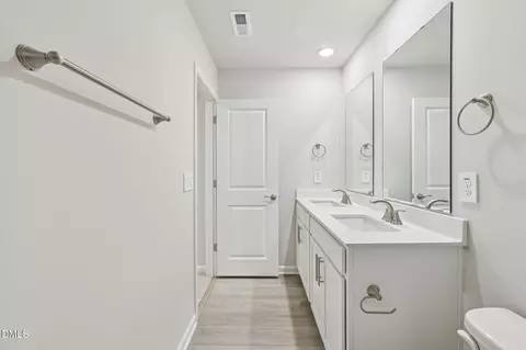Bath - 524 Bridger Dr, Garner, NC 27529 photo 1 of 2