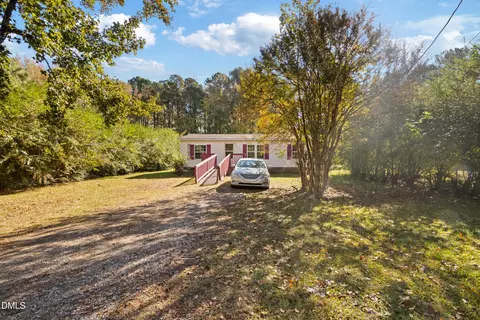 213 SE Railroad St, Whitakers, NC 27891 photo 1