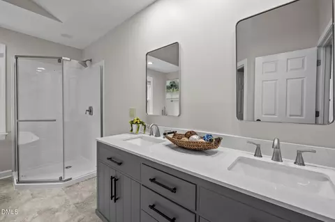 Bath - 3 Fieldcrest Ct, Durham, NC 27713 photo 1 of 3