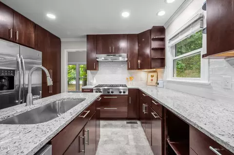 Kitchen - 3 Fieldcrest Ct, Durham, NC 27713 photo 3 of 3